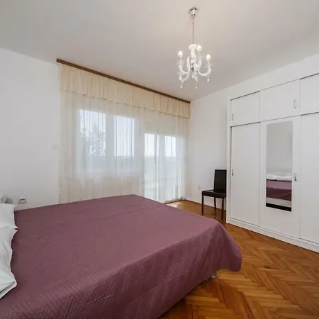Apartment Mila *