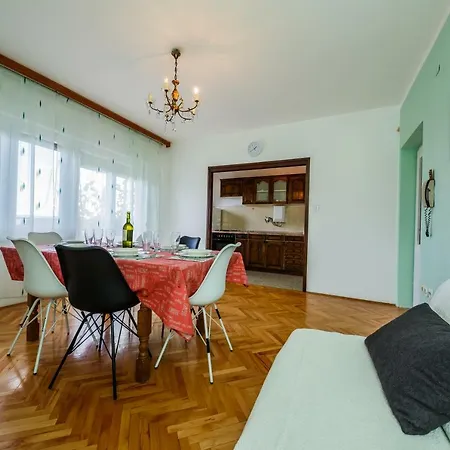Mila Apartment